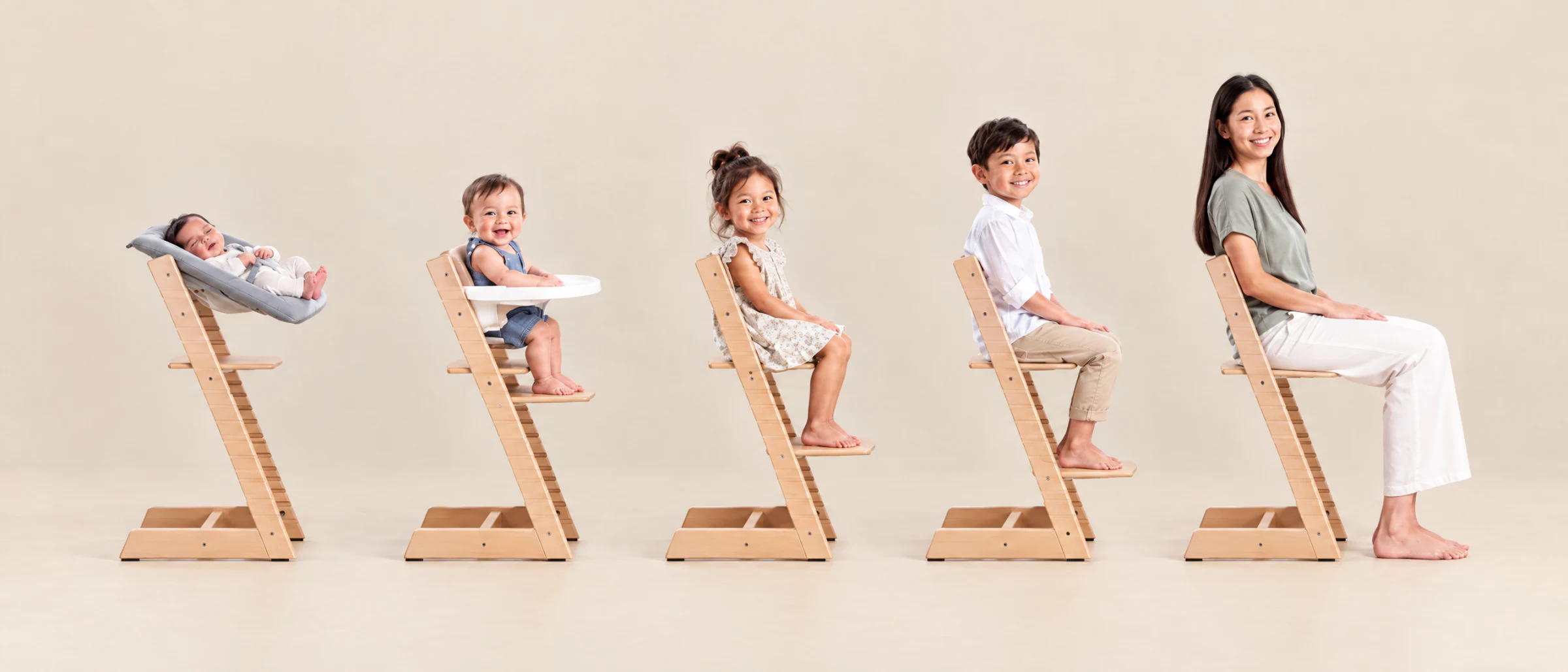 เก้าอี้ Stokke Tripp Trapp 5 ตัวเรียงกัน ตั้งแต่ทารกแรกเกิดใน Newborn Set เด็กเล็กใน Baby Set พร้อมถาด เด็กโต จนถึงคุณแม่